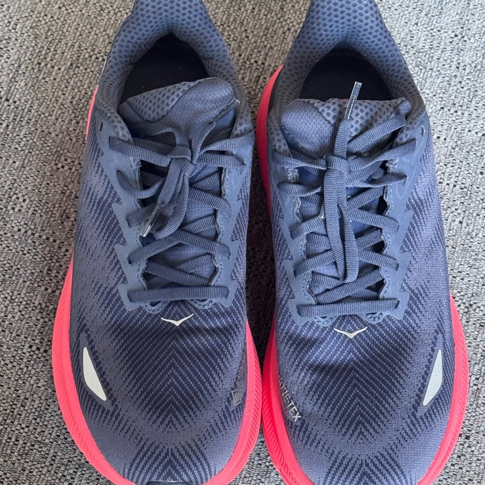 Hoka One One Clifton 9 Size 10.5 GTX Sneakers